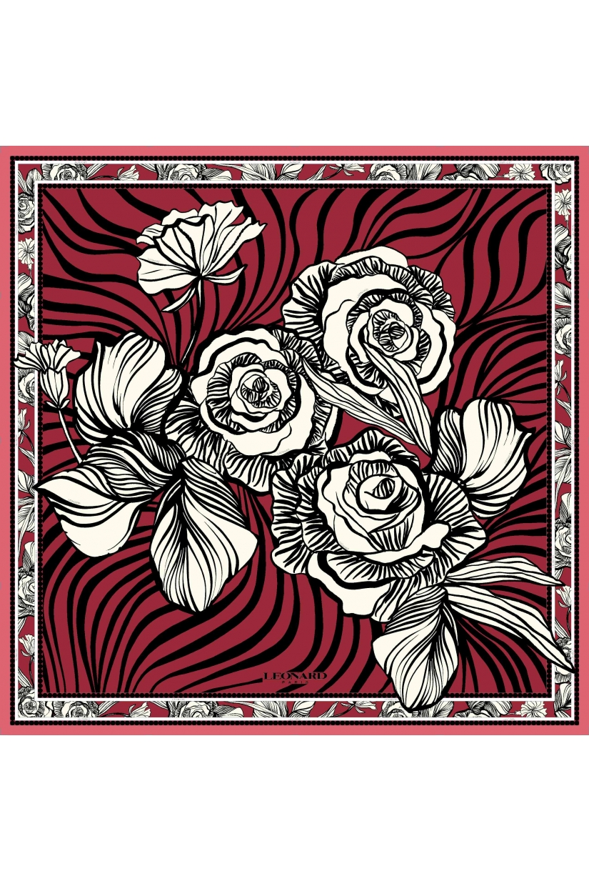 SQUARE 70x70 IN SILK